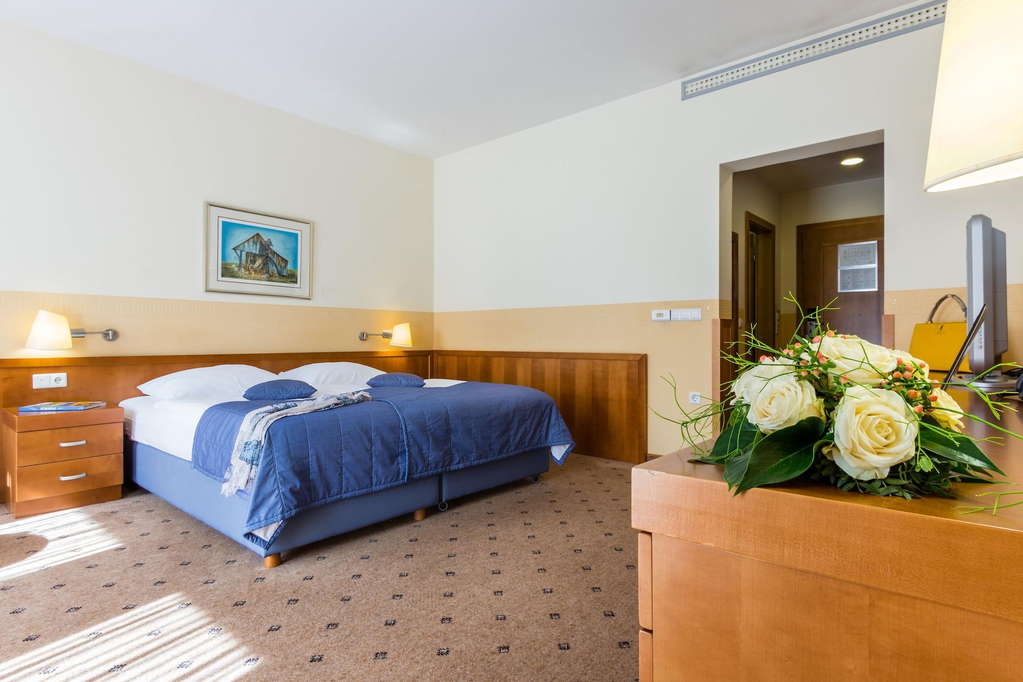 מריבור Habakuk Wellness & Event Hotel מראה חיצוני תמונה