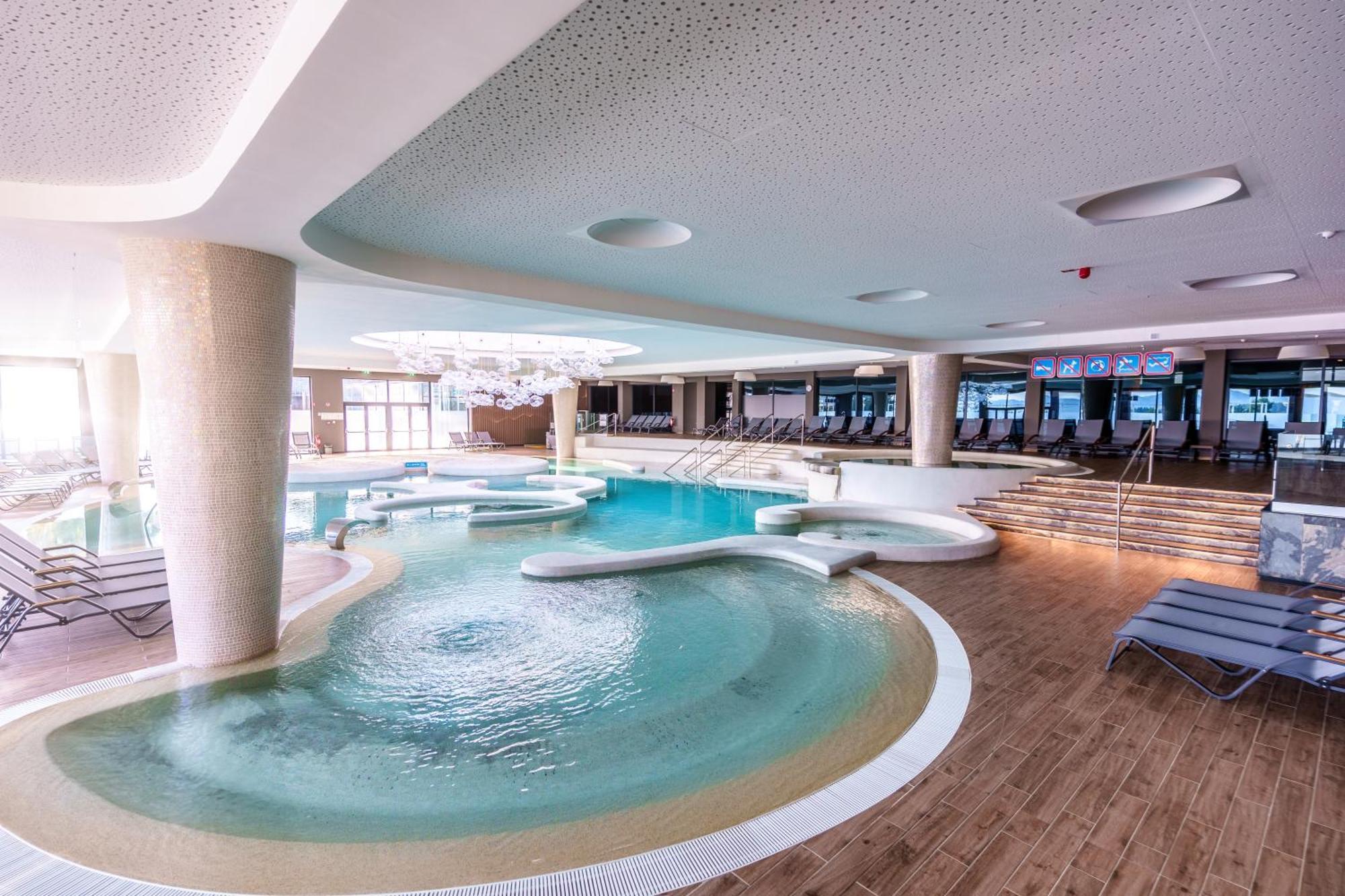 מריבור Habakuk Wellness & Event Hotel מראה חיצוני תמונה