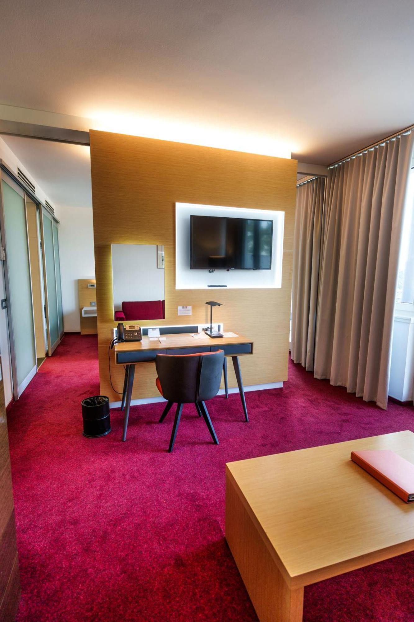 מריבור Habakuk Wellness & Event Hotel מראה חיצוני תמונה